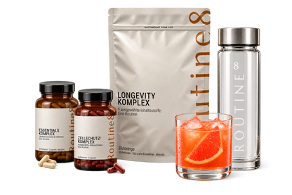 ROUTINE8 Longevity Bundle Complete mit Longevity, Essentials und Zellschutz Komplex, Glasflasche und Getränk.